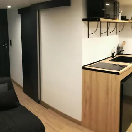 Studio Cosy Avec Acces Et Terrasse Independants Tresses