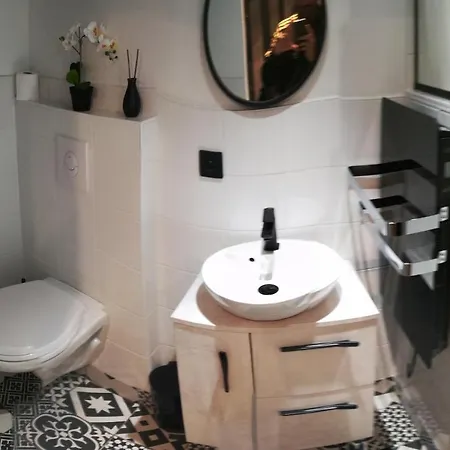 Studio Cosy Avec Acces Et Terrasse Independants شقة *